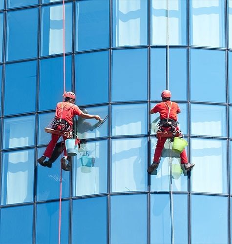 Мытье фасадов промальпинистами в Минусинске